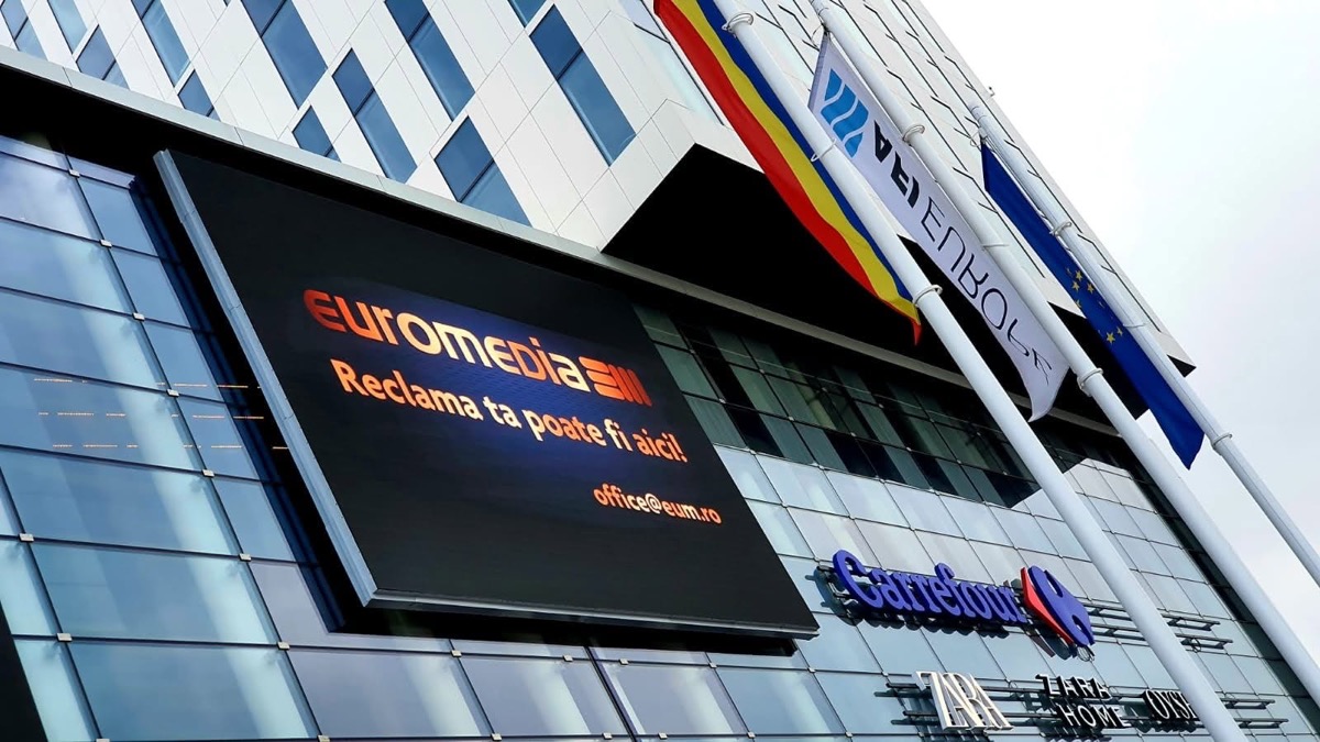 Ecran LED Pro Led Show montat pe fațada AFI Euromedia