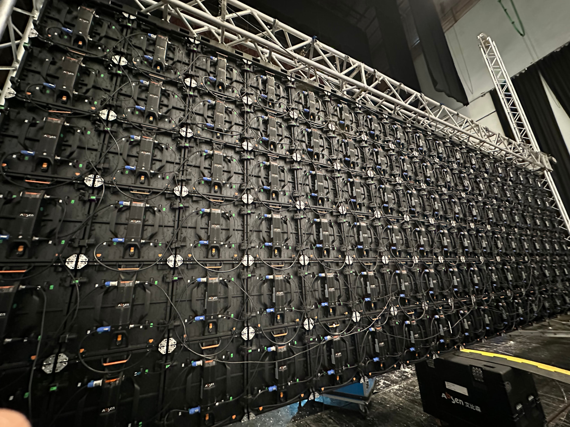 Ecran LED modular Absen în montaj Pro Led Show