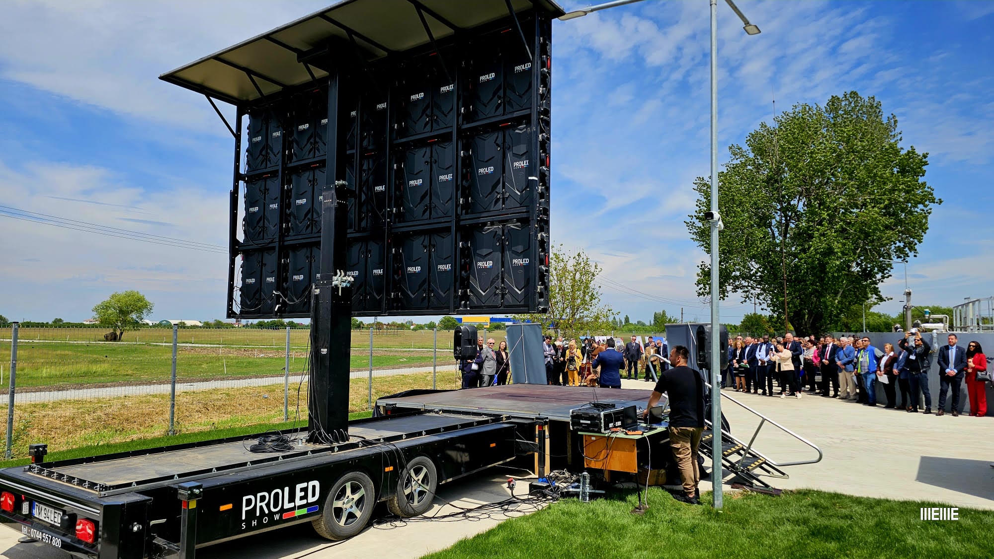 LED Trailer